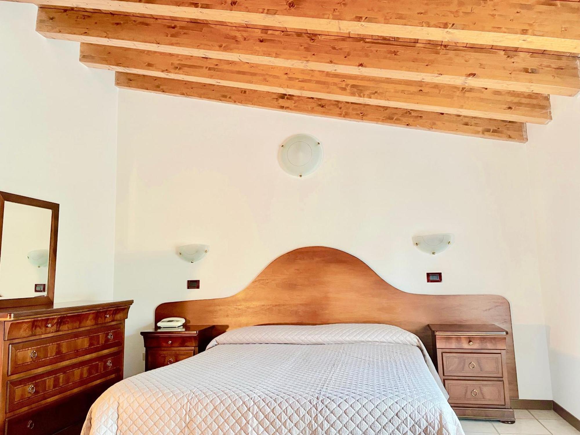 Hotel Edelweiss San Zeno di Montagna Exterior photo