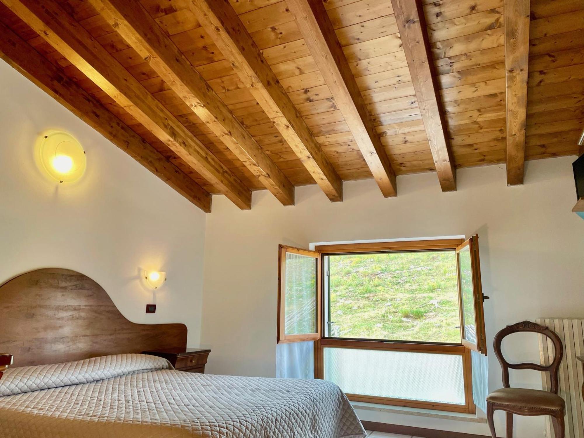 Hotel Edelweiss San Zeno di Montagna Exterior photo