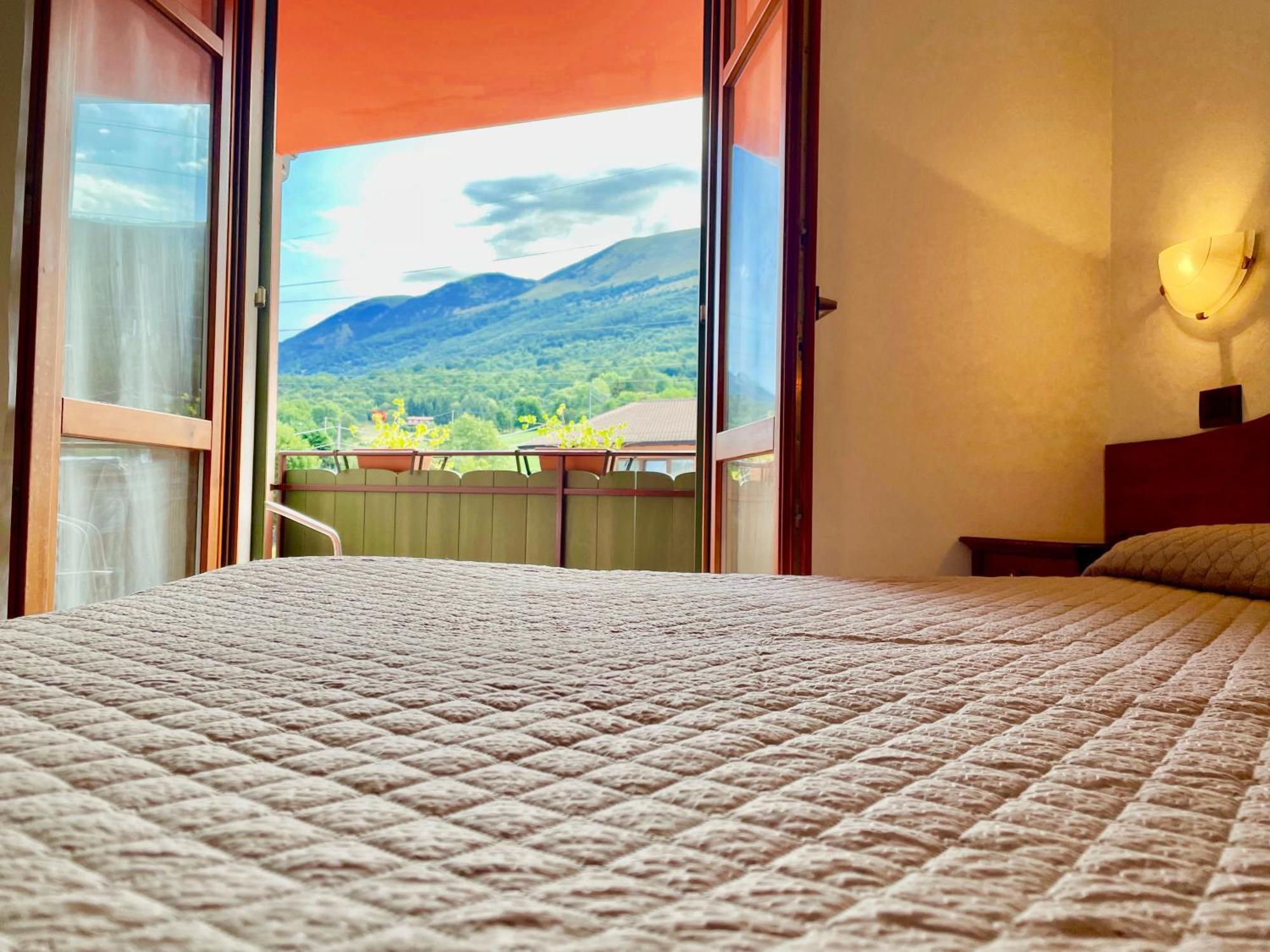 Hotel Edelweiss San Zeno di Montagna Exterior photo